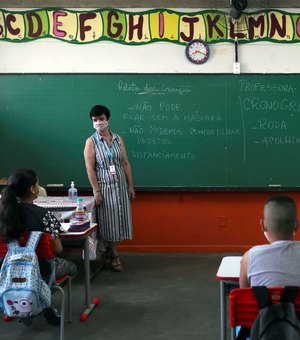 Covid-19: escolas reiniciam ensino presencial em nove estados