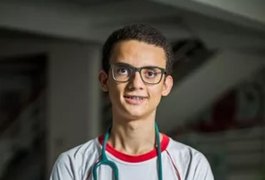 Alagoano de 18 anos coleciona aprovações em medicina pelo Brasil