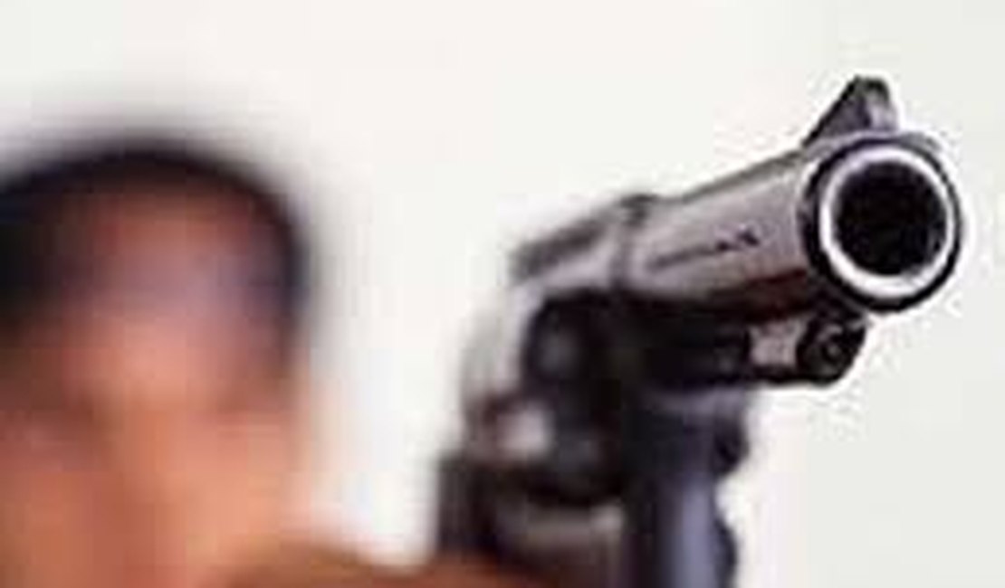 Polícia registra roubos em bar, supermercado e salão de beleza de Arapiraca