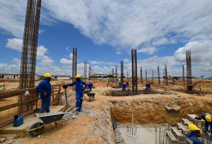 Governador garante para 2026 entrega do Hospital Metropolitano do Agreste, em Arapiraca