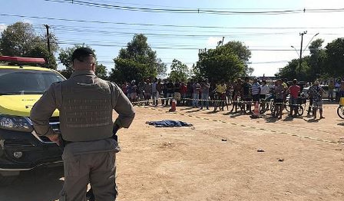 Criança morre atropelada por ônibus escolar no Benedito Bentes, em Maceió