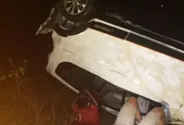 Motorista perde controle de carro e fica ferido em capotamento em Santana do Ipanema