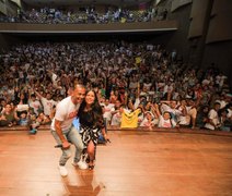 Cafu inspira alunos do município em palestra no encerramento da 10ª Bienal do Livro