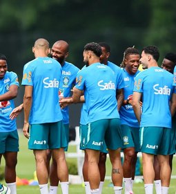 Neymar continua fora de treino da seleção brasileira