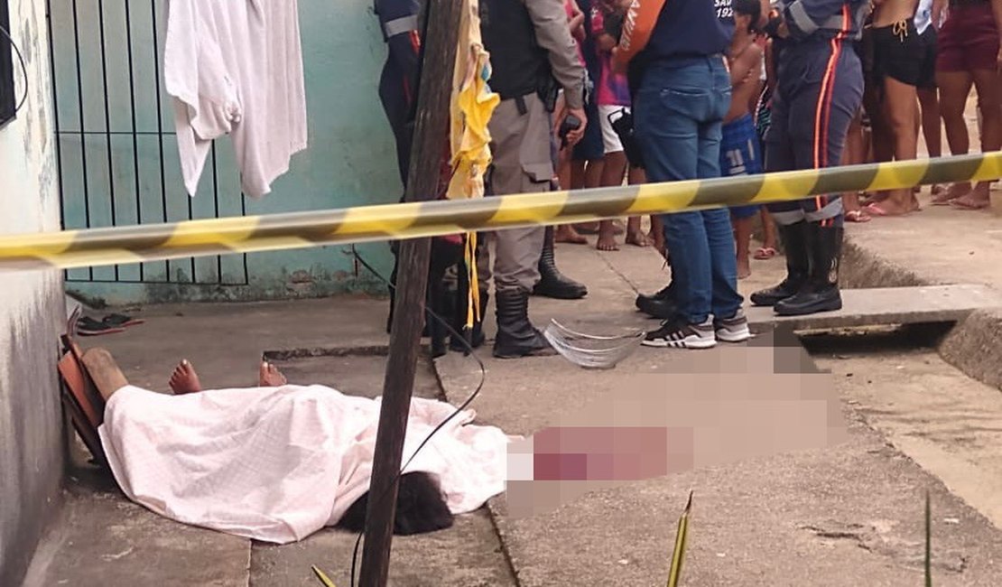 Justiça decreta prisão preventiva de vendedor que matou ex-mulher a facadas por ciúmes, em Alagoas