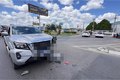 Batida envolve dois veículos após motorista cruzar AL-110, no bairro Canafístula