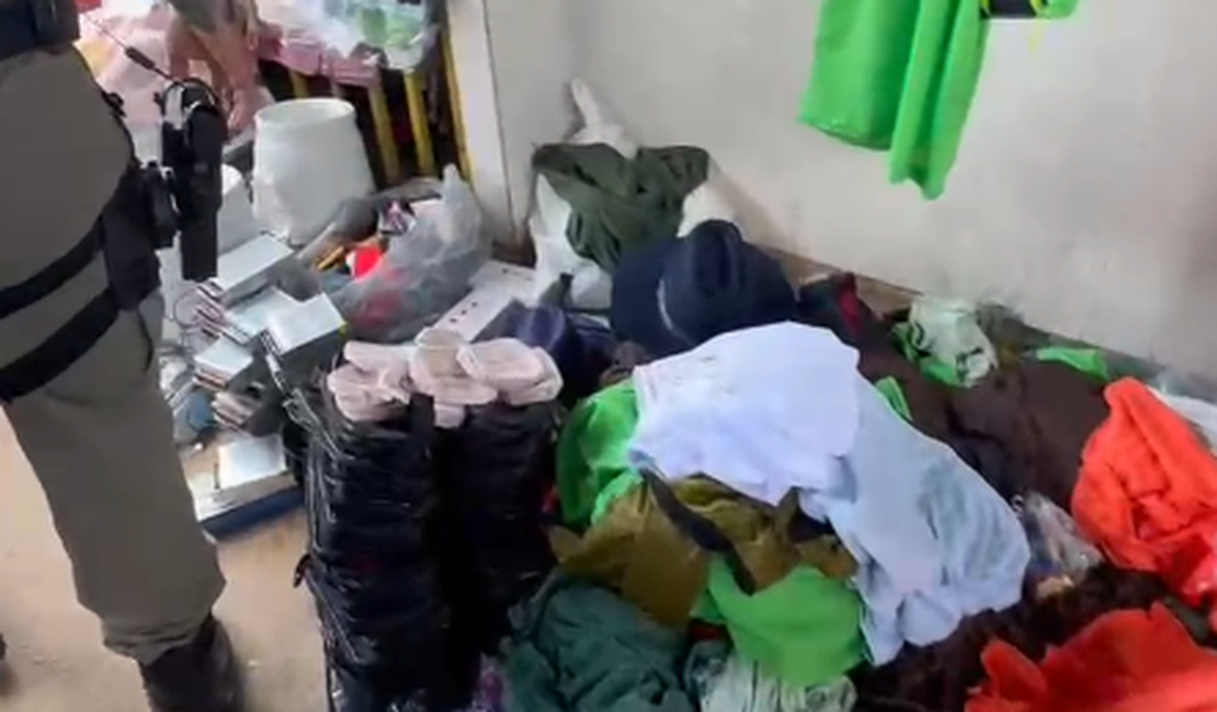 VÍDEO: Operação integrada mira venda de produtos ilícitos na Feira da Troca, em Arapiraca