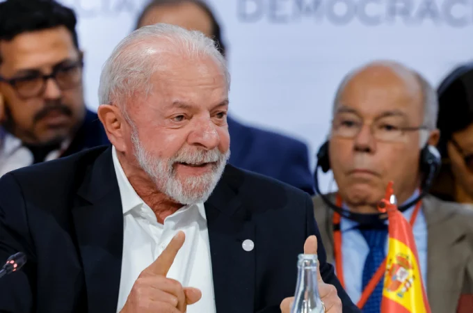 PT celebra áudios de Flávio, prepara bombardeio nas redes sociais e quer viralizar ‘BolsoMaster’