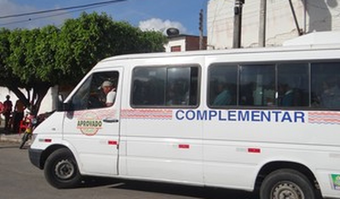 Sargento da PM tem arma levada durante assalto a transporte complementar