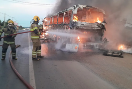 Ônibus que saiu de Alagoas para São Paulo pega fogo em Minas Gerais