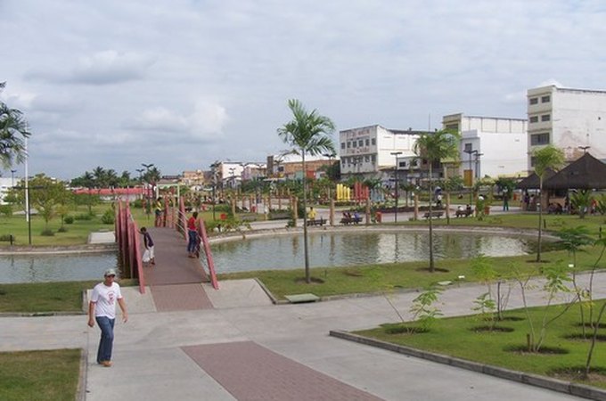 Briga entre irmãos termina em agressão na Praça Ceci Cunha, em Arapiraca