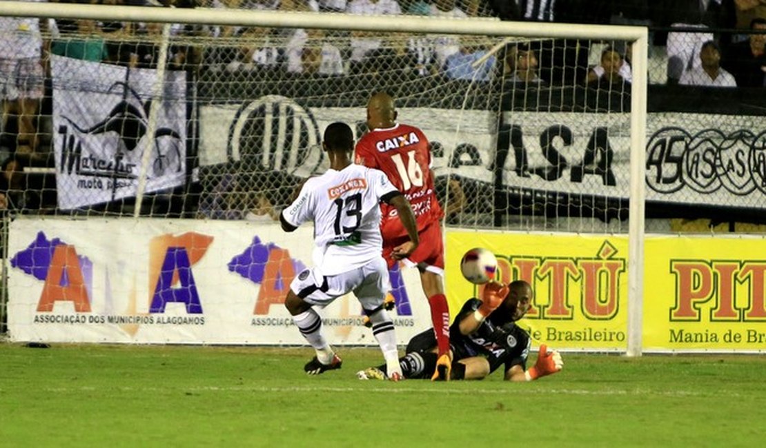 ASA pode ser punido por insultos de torcedor em alto falante de estádio