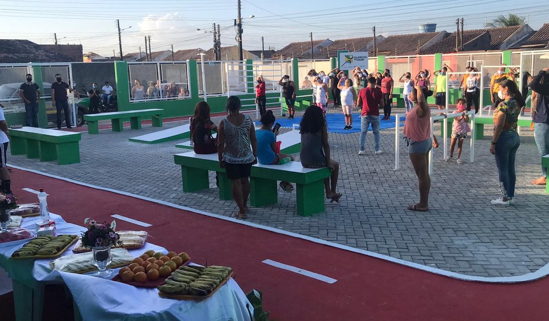 Moradores do bairro Bom Sucesso ganham moderna academia de saúde