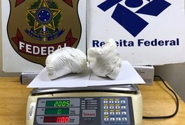 Mulher é presa no Aeroporto do Paraná tentando embarcar com droga para Alagoas