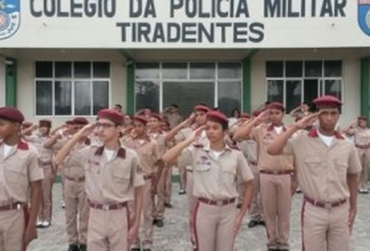 Políticos e pais se unem contra a Progressão Parcial no Colégio Tiradentes em Alagoas