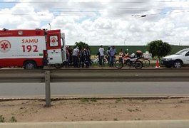 Homem perde controle de moto e sofre acidente próximo ao Arapiraca Garden Shopping