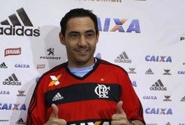 Flamengo apresenta Chicão como jogador do clube