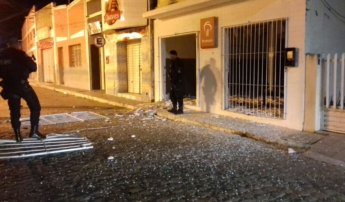 Criminosos explodem agência bancária em Traipu, Alagoas