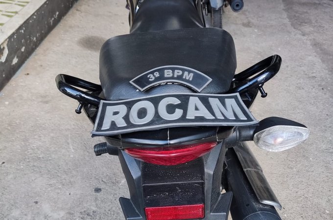 Homem é detido com moto furtada em Arapiraca; veículo estava escondido em lava-jato