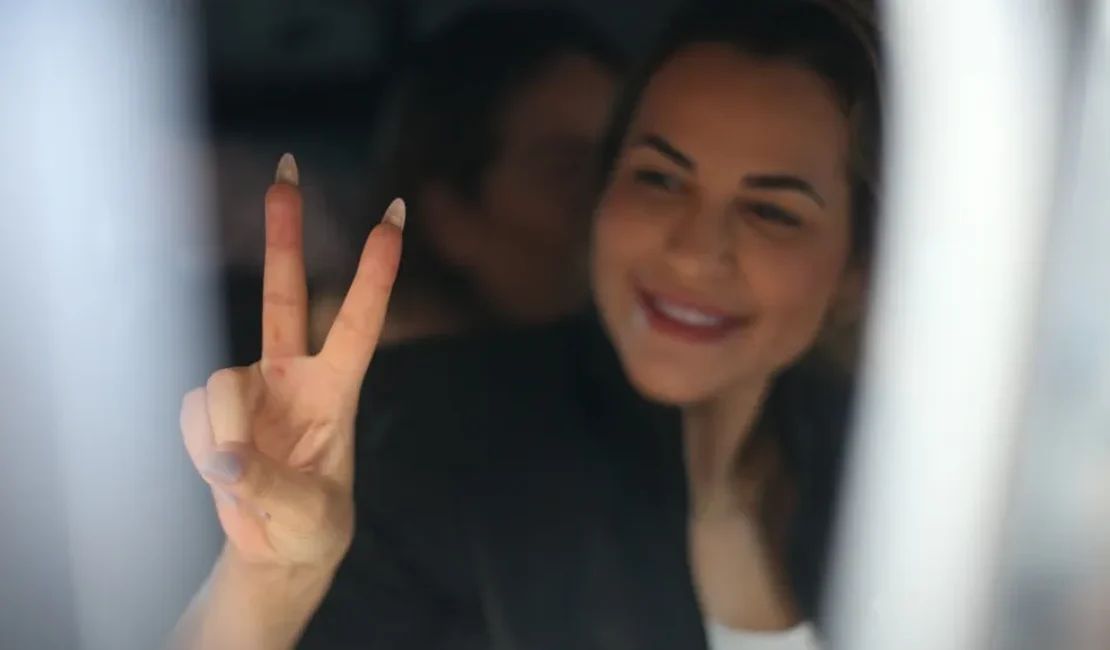 Justiça nega novo pedido para Deolane Bezerra cumprir prisão domiciliar