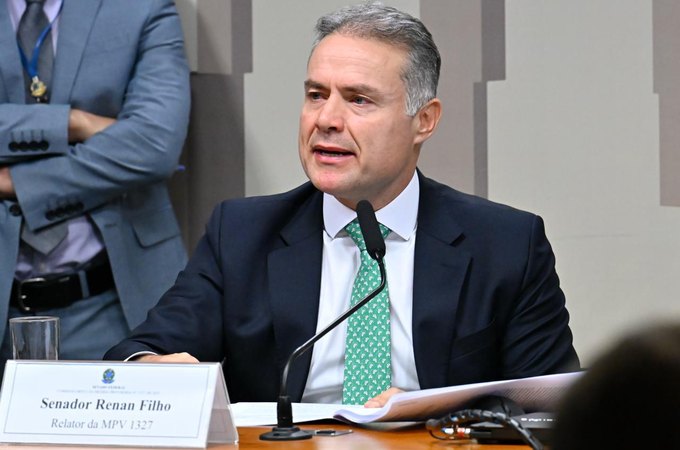 Com relatório de Renan Filho, comissão aprova renovação gratuita da CNH