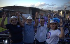 Milhares de mulheres tomam as ruas de São Sebastião em apoio à Charles Pacheco prefeito e Patrícia vice