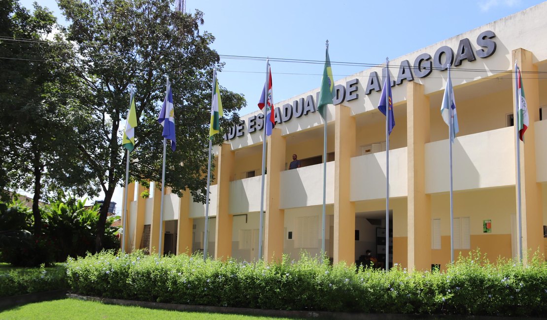 Uneal abre seleção para portadores de diploma com ingresso em 2026