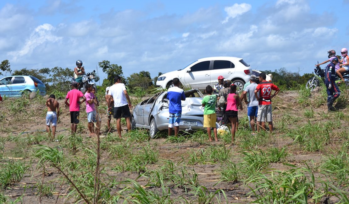 Capotamento deixa quatro feridos em Marechal Deodoro