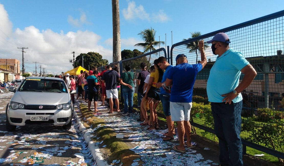 Início das campanhas eleitorais: candidatos aumentam visibilidade com adesivaços e caminhadas