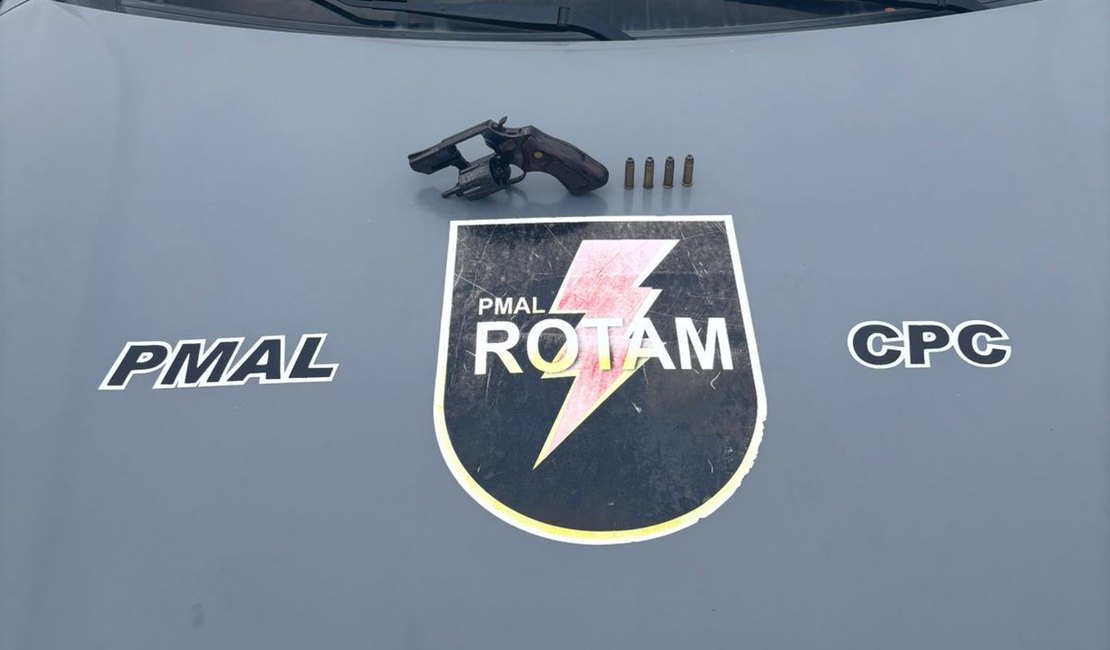 ROTAM prende suspeito e apreende revólver e munições durante ação policial, em Maceió