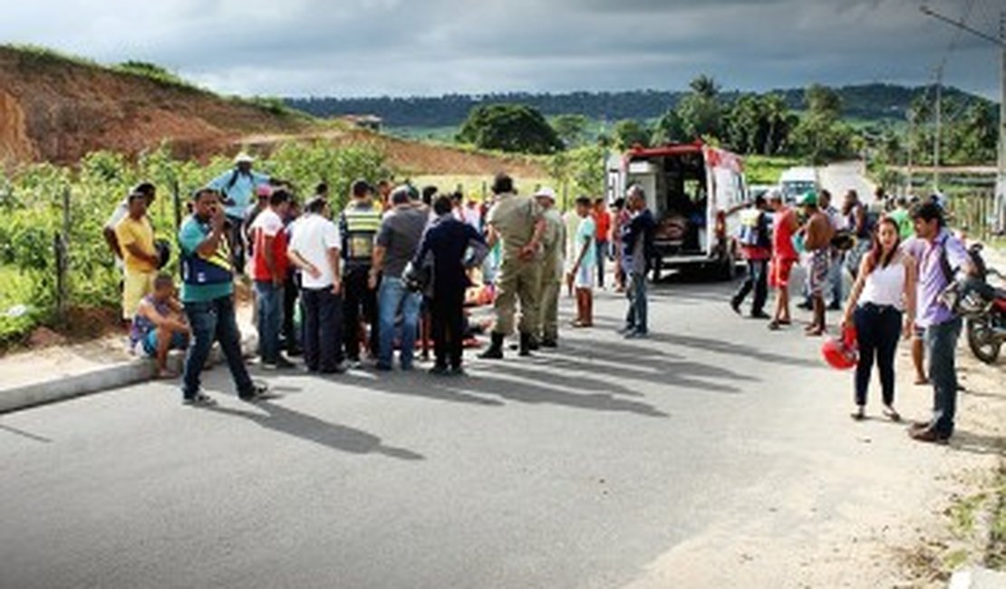 Animal na pista provoca acidente e deixa 4 pessoas feridas em São Miguel