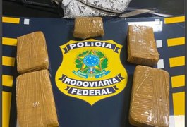 Mulher é presa na Bahia com droga que seria entregue no interior de Alagoas