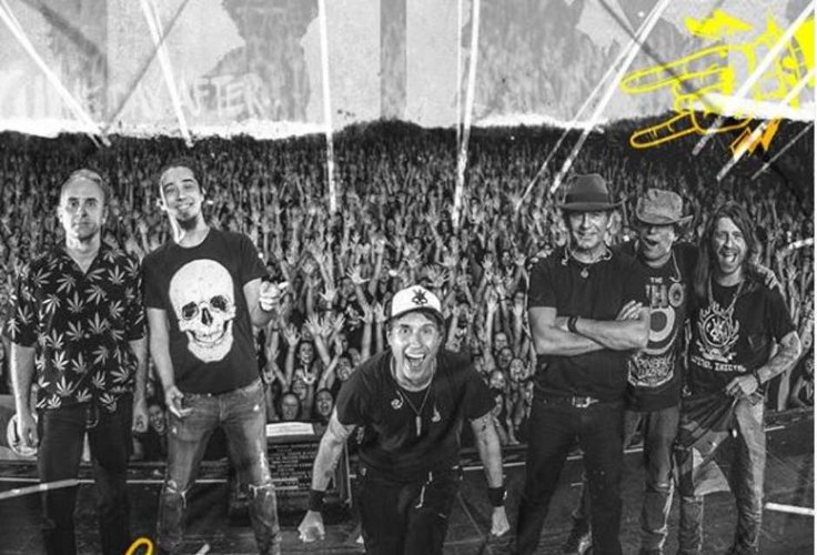 Capital Inicial fará dois shows drive-in em agosto