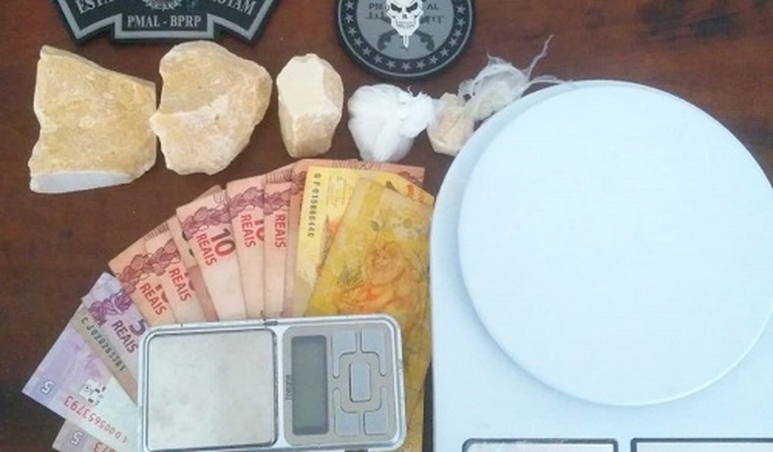 Pelopes apreende drogas, balanças de precisão e prende uma pessoa no bairro Massaranduba
