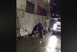 Vídeo. Polícia desarma homem durante briga em saída de festa em Rio Largo