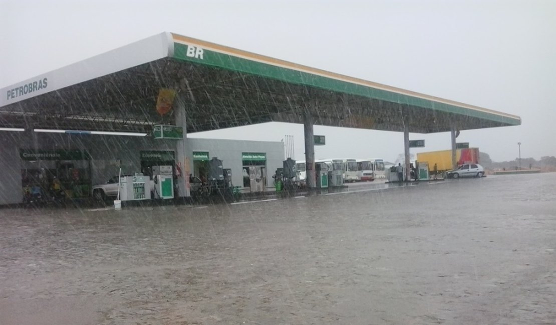 Posto de combustíveis é assaltado na tarde deste sábado em Arapiraca