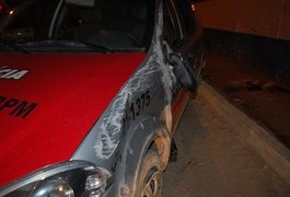 Policial fica ferido após viatura capotar durante perseguição em Maceió