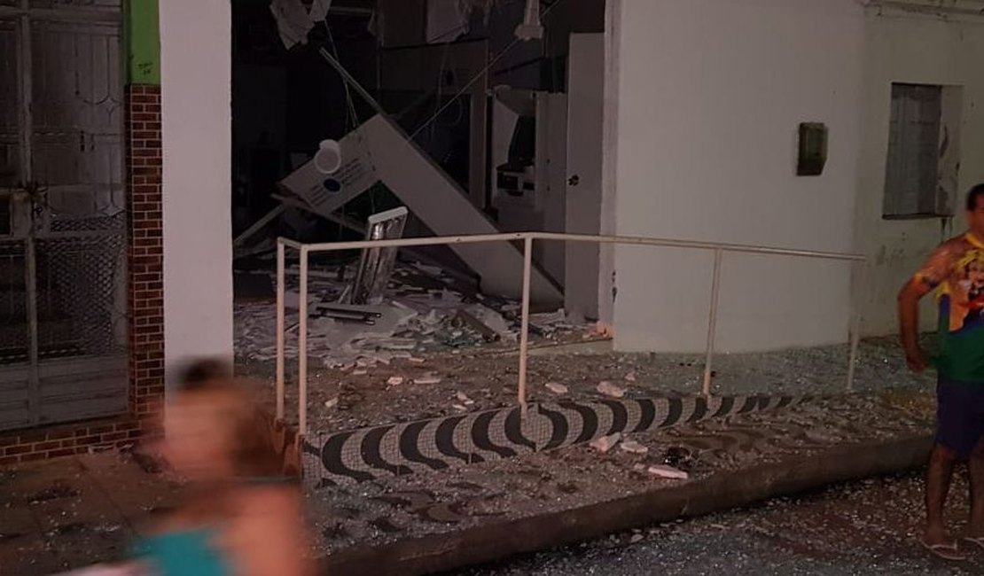 Agências bancárias são alvos de bandidos no sertão de AL