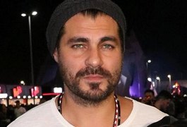 Ator Thiago Lacerda é detido em blitz após ser flagrado com maconha