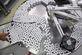 Insumos para vacina CoronaVac chegam ao Brasil dia 26 de maio