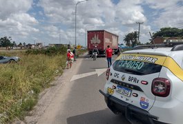 Casal de Teotônio Vilela que voltava do médico tem carro atingido por carreta na AL 110, em Arapiraca