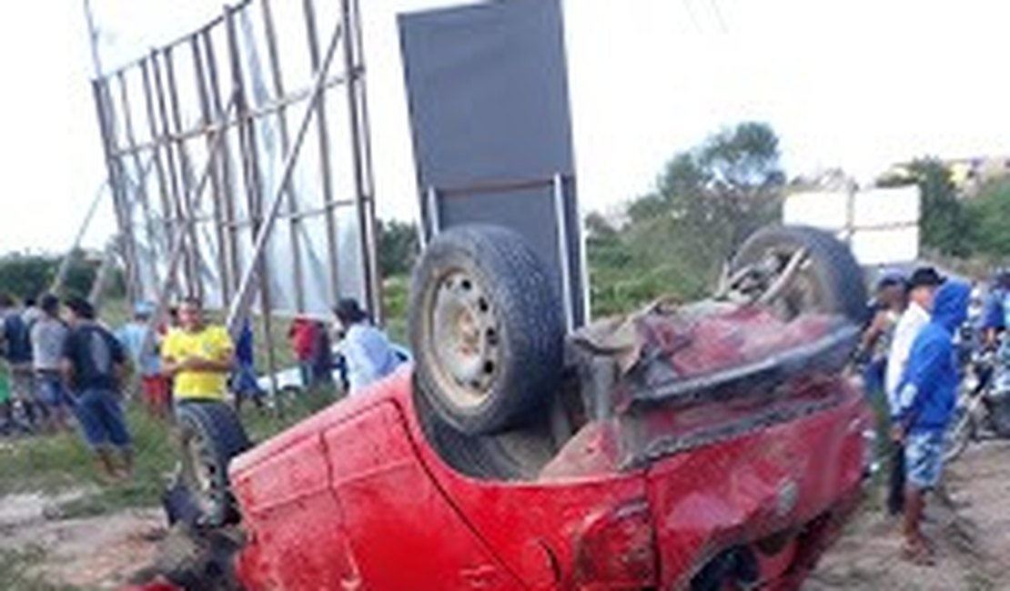 Jovem morre após capotamento de veículo na curva da subestação na AL 140, em Inhapi