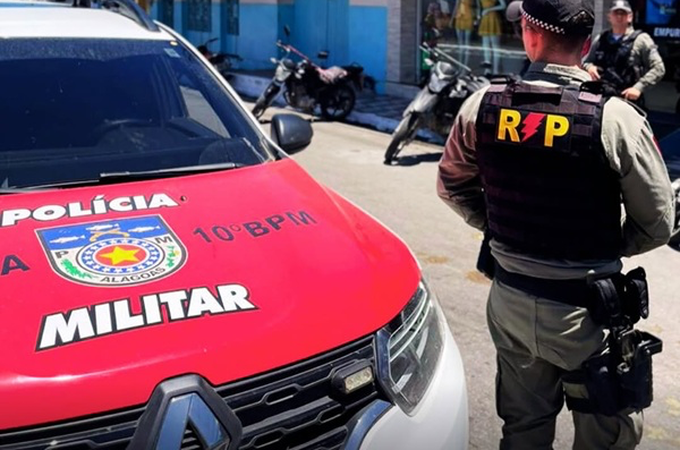 PM registra três ocorrências durante patrulhamento em Palmeira dos Índios; casos envolvem porte de arma branca, droga e menor conduzindo moto