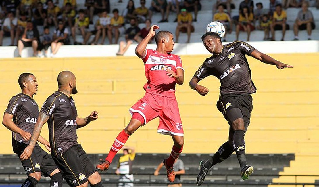 CRB e Criciúma empatam em 3 a 3 em Santa Catarina