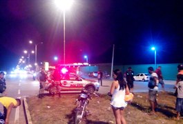 Veículo colide com cinquentinha, na AL 220 em Arapiraca, e deixa duas vítimas em estado grave