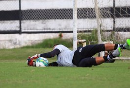 Apesar do feriado, elenco alvinegro sua a camisa no treino desta quarta-feira