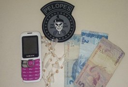 Jovem é flagrado com 30 pedras de crack em Maragogi