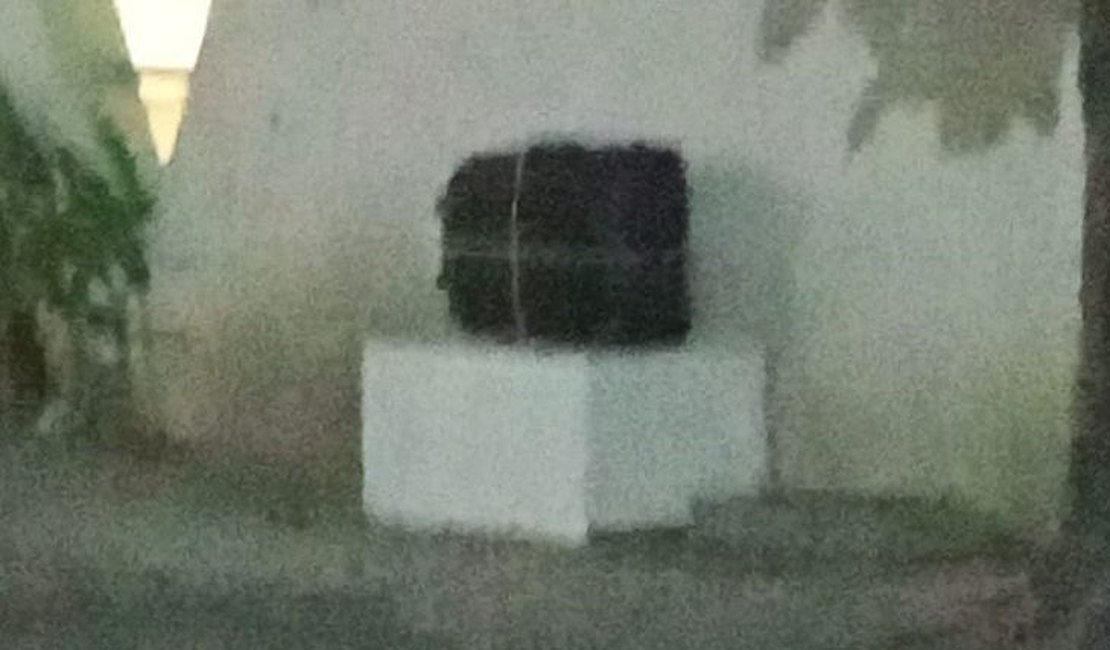 Mala abandonada em porta do Hospital mobiliza esquadrão antibomba em Maceió