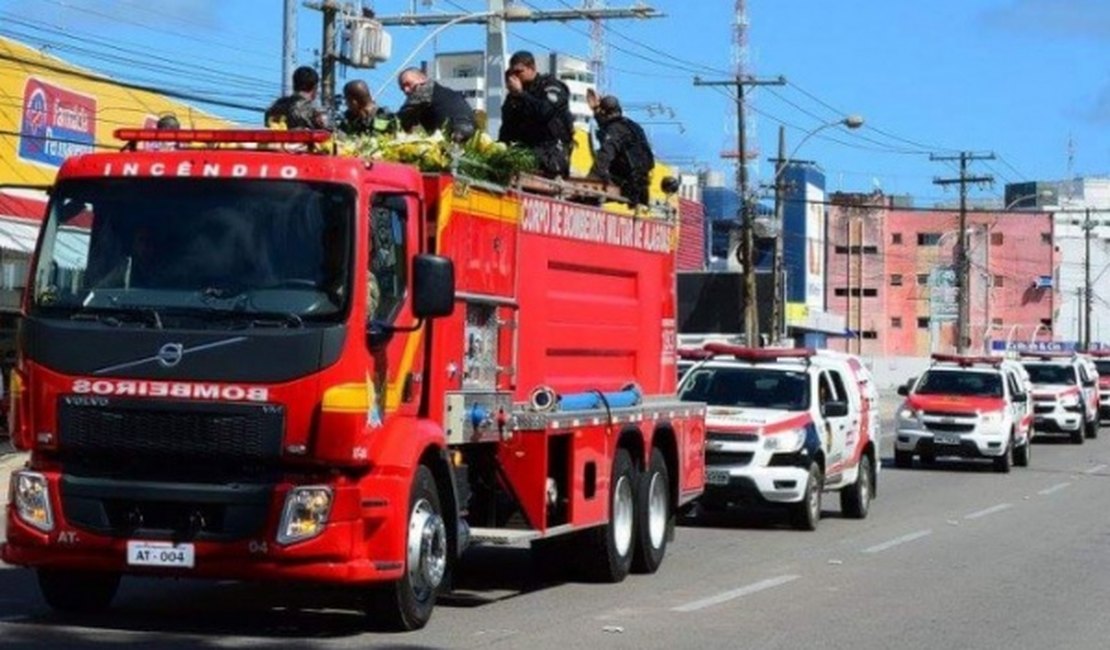 Familiares, amigos e autoridades prestam últimas homenagens ao capitão Rodrigo Rodrigues