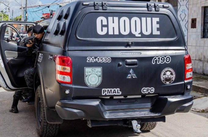 Homem é preso suspeito de roubar celular de gestante dentro de ônibus em Maceió
